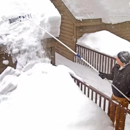 Telescopic Aluminum Roof Snow Rake with Foldable Shovel - Image 5